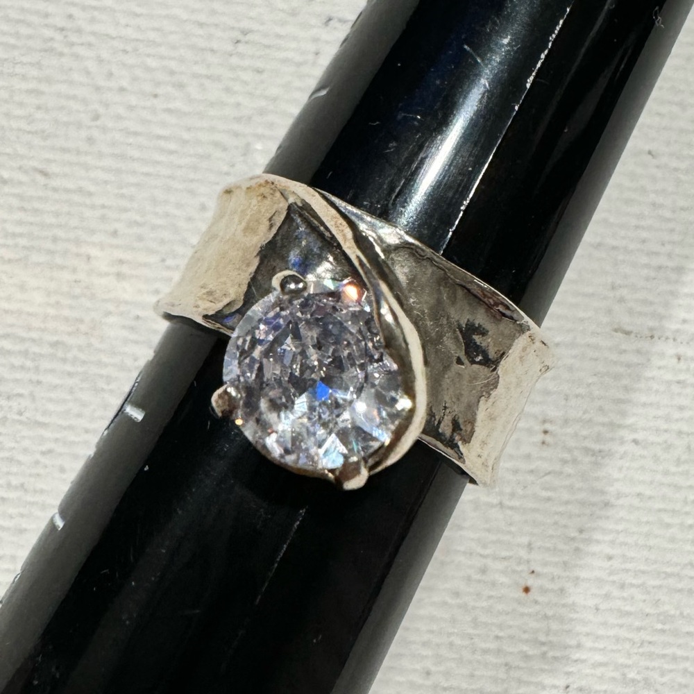 Beautiful “Diamond” Ring